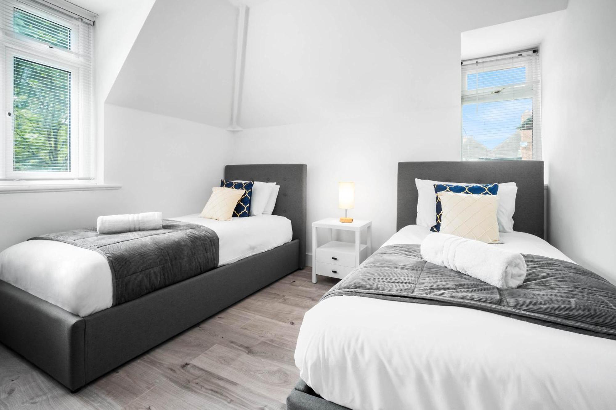 Three Bedroom House - Parking & Garden - Netflix - Wifi - Great Location - 215R Birmingham Dış mekan fotoğraf